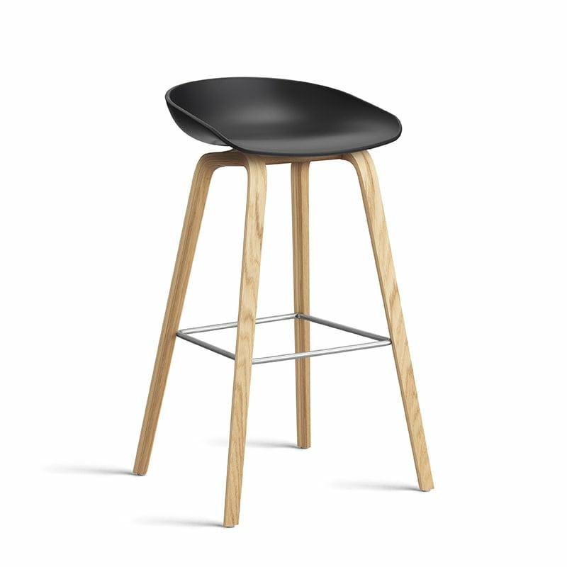 Modèle De Stock – Aas32 Barkruk – Châssis Chêne Naturel – Couleur Noir, Repose-Pieds Acier Inoxydable, Hauteur D'Assise 75 Cm – Hay  | Tabourets De Bar Mobilier Tabourets De Bar